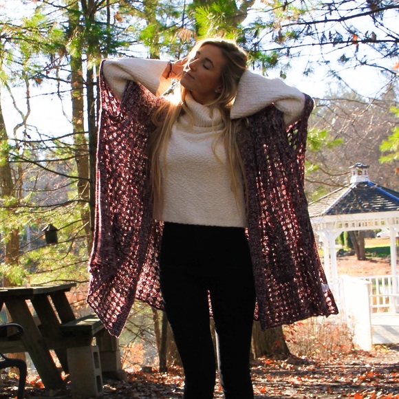 LAST Burgundy & White Knit Short Sleeved Cardigan - Picture 2 of 2